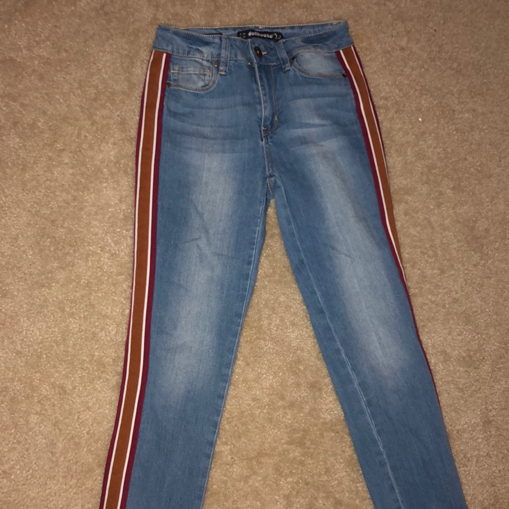 NWOT Lightwash Detailed Skinny Jeans